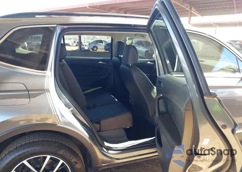 2021 Volkswagen Tiguan 2.0T Se/2.0T Se R-Line Black/2.0T Sel z USA, uszkodzony, nr VIN 3VV3B7AX6MM131840